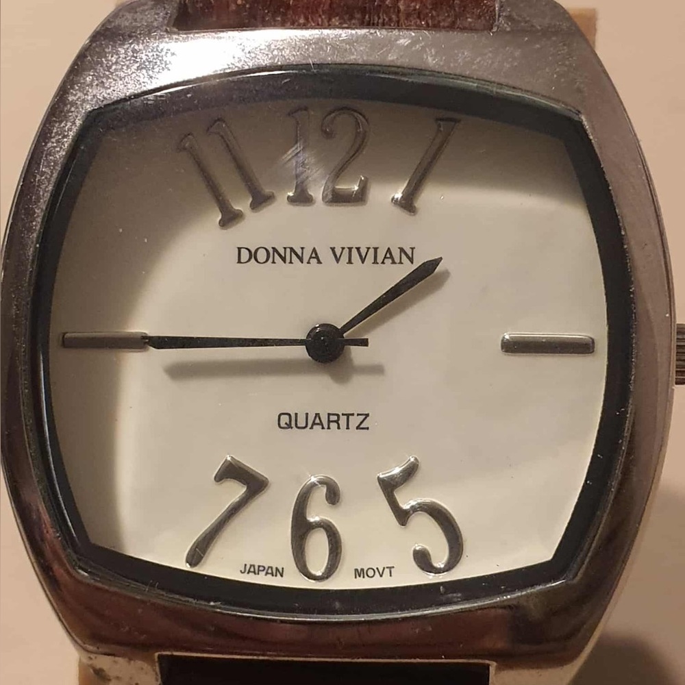 🦋10/$20🦋 Donna Vivian Silver/White Leather Women's Watch